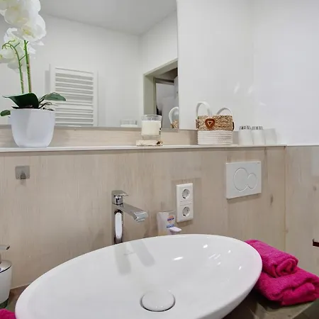 Marinas Alpenblick Apartment *